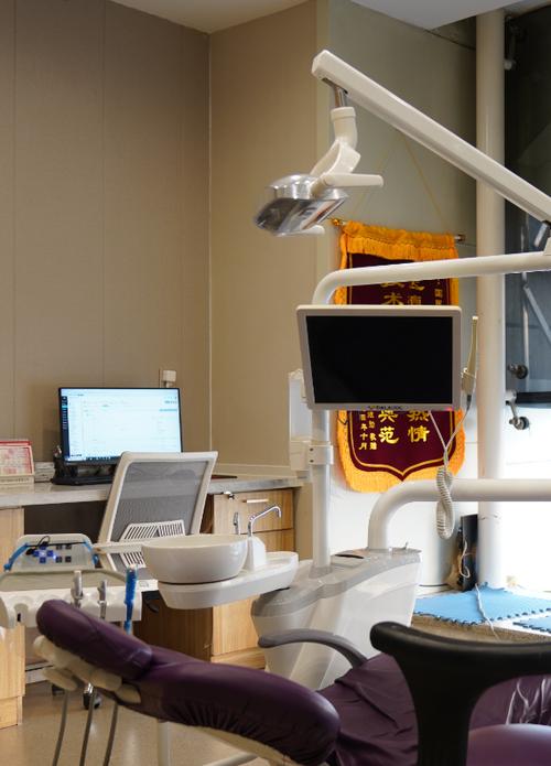 乾隆通宝宝苏局小平样钱的价格_华西口腔重庆门诊怎么样_海融口腔(铁路局诊门)种植牙怎么样