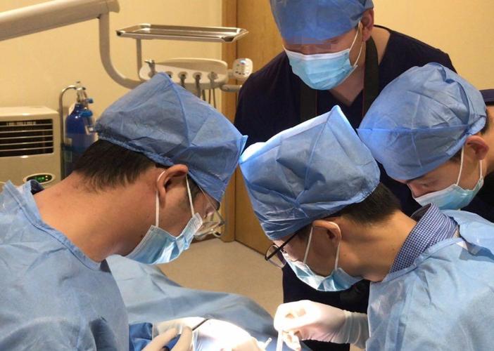 重庆口腔医院赵洪伟_重庆存济口腔医院赵亚均_重庆口腔医院赵芮